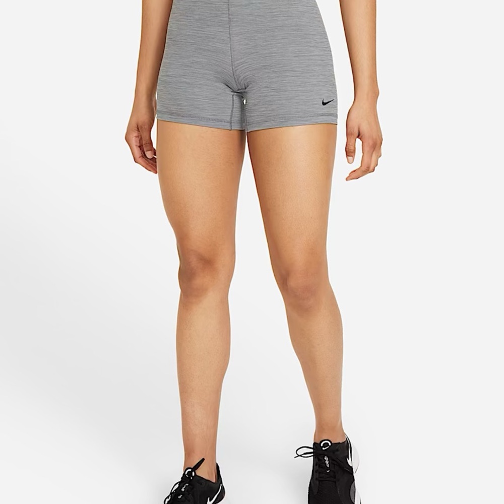 Nike Women's Gray Shorts Small